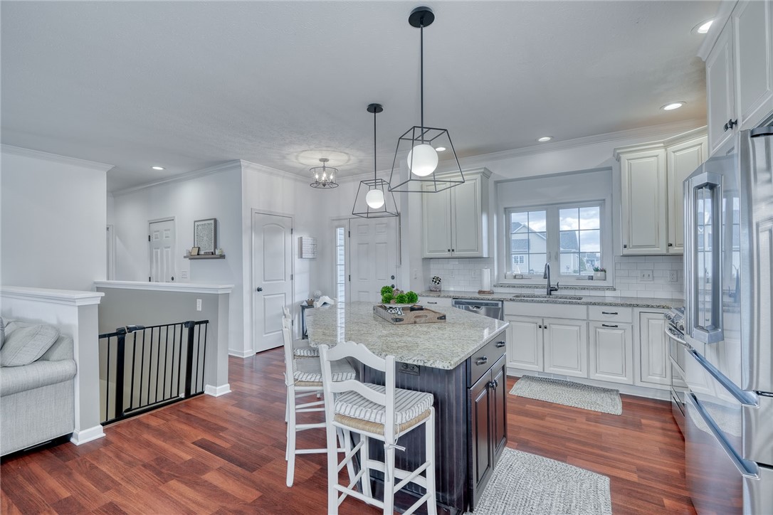 625 Pine Lakes Trail Webster, NY 14580 - Photo 4 of 50