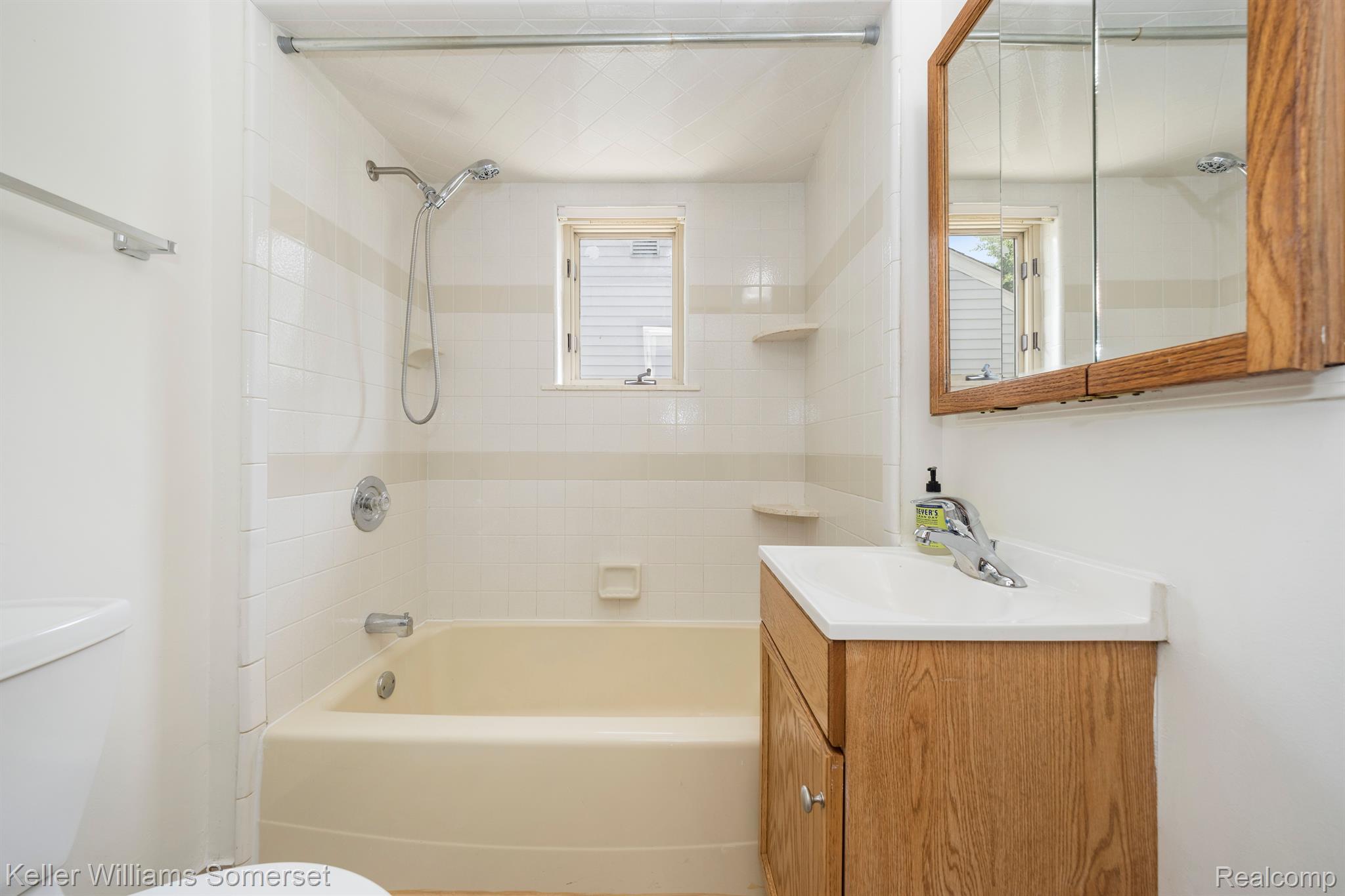 2115 Leitch Road Ferndale, MI 48220 - Photo 19 of 30 Gallery Image 19