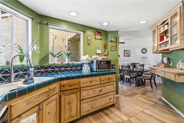 $469,999 | 1941 Glenoaks Boulevard, Unit 190, San Fernando, CA 91340