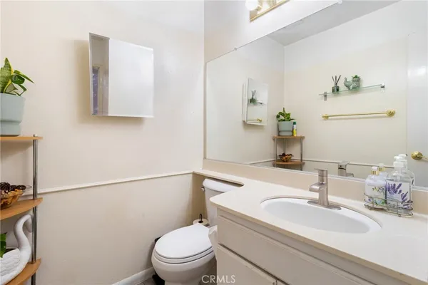 $469,999 | 1941 Glenoaks Boulevard, Unit 190, San Fernando, CA 91340