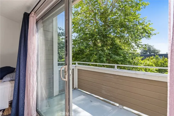 $469,999 | 1941 Glenoaks Boulevard, Unit 190, San Fernando, CA 91340