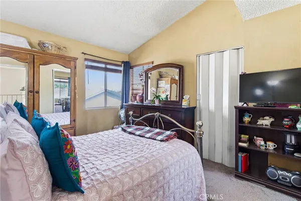 $469,999 | 1941 Glenoaks Boulevard, Unit 190, San Fernando, CA 91340