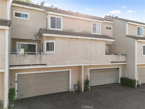 $469,999 | 1941 Glenoaks Boulevard, Unit 190, San Fernando, CA 91340