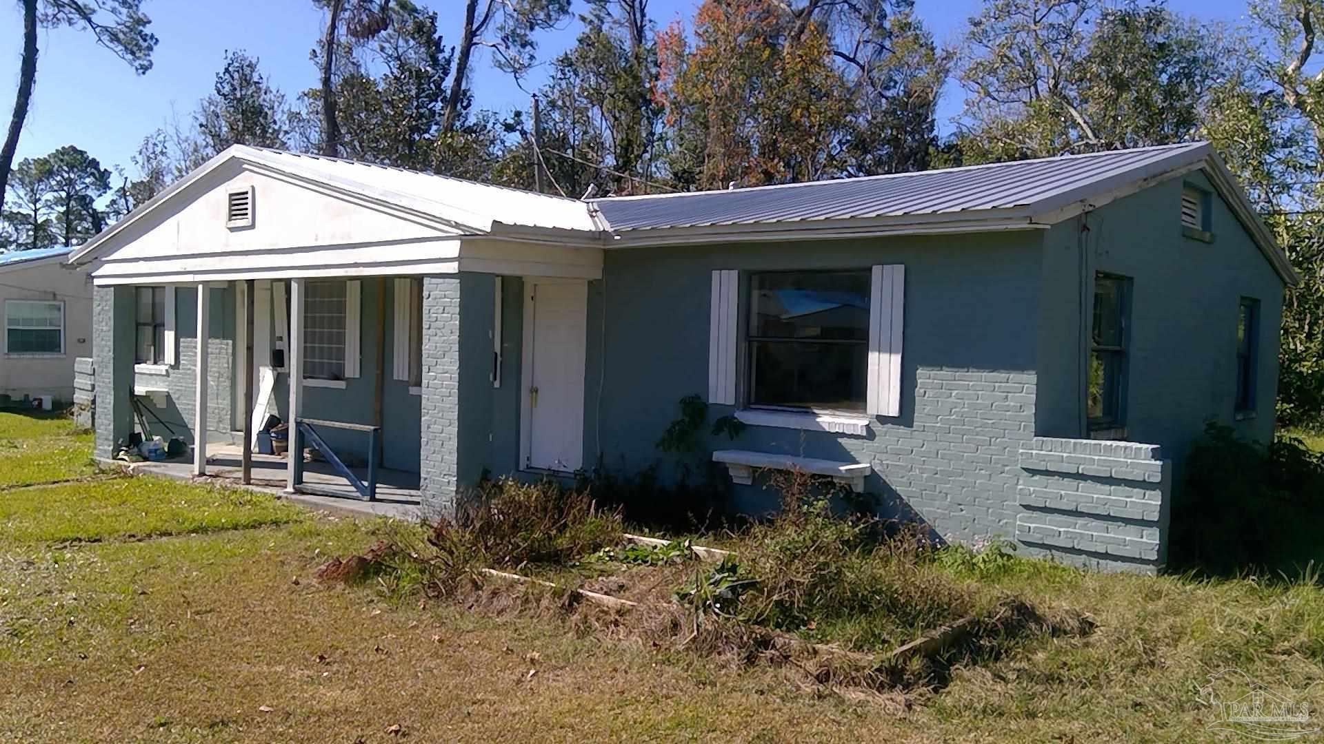 108 Jardine Road Pensacola, FL 32507 - Photo 1 of 6 2 APTS AND ONE STUCCO HOME