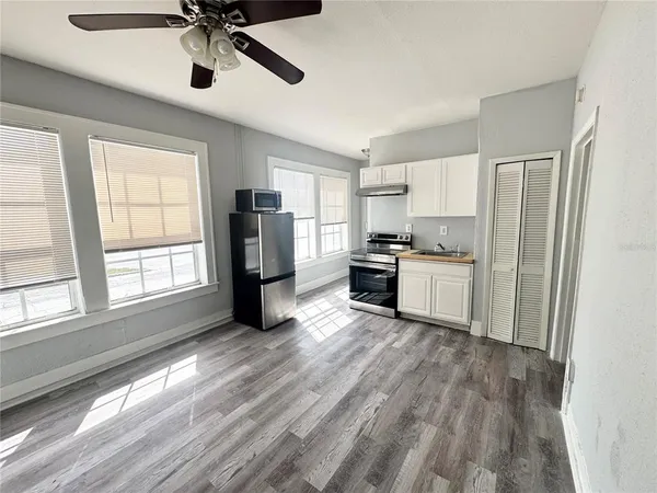 $1,299 | 704 Cordova Drive, Unit 1, Orlando, FL 32804