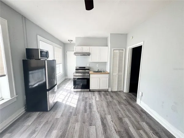 $1,299 | 704 Cordova Drive, Unit 1, Orlando, FL 32804