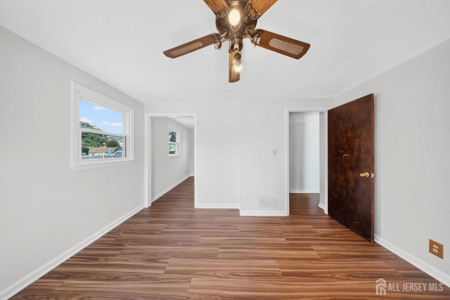 647 Cook Avenue Middlesex, NJ 08846 - Photo 11 of 33 Gallery Image 11