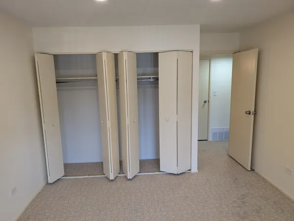 $215,000 | 1295 North Sterling Avenue, Unit 212, Palatine, IL 60067