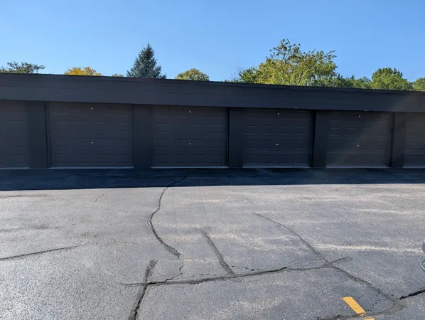 $215,000 | 1295 North Sterling Avenue, Unit 212, Palatine, IL 60067