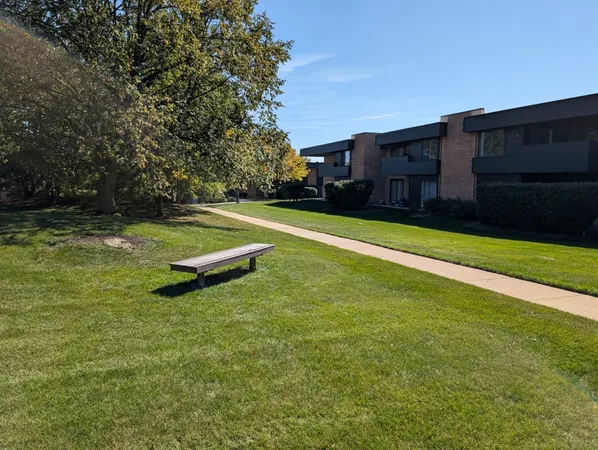 $215,000 | 1295 North Sterling Avenue, Unit 212, Palatine, IL 60067
