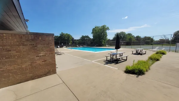 $215,000 | 1295 North Sterling Avenue, Unit 212, Palatine, IL 60067