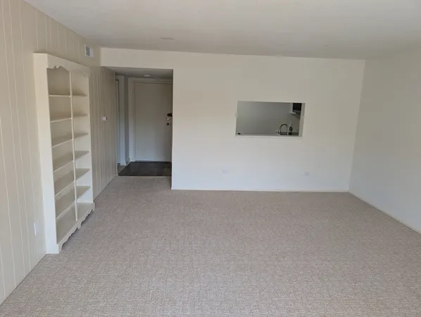 $215,000 | 1295 North Sterling Avenue, Unit 212, Palatine, IL 60067
