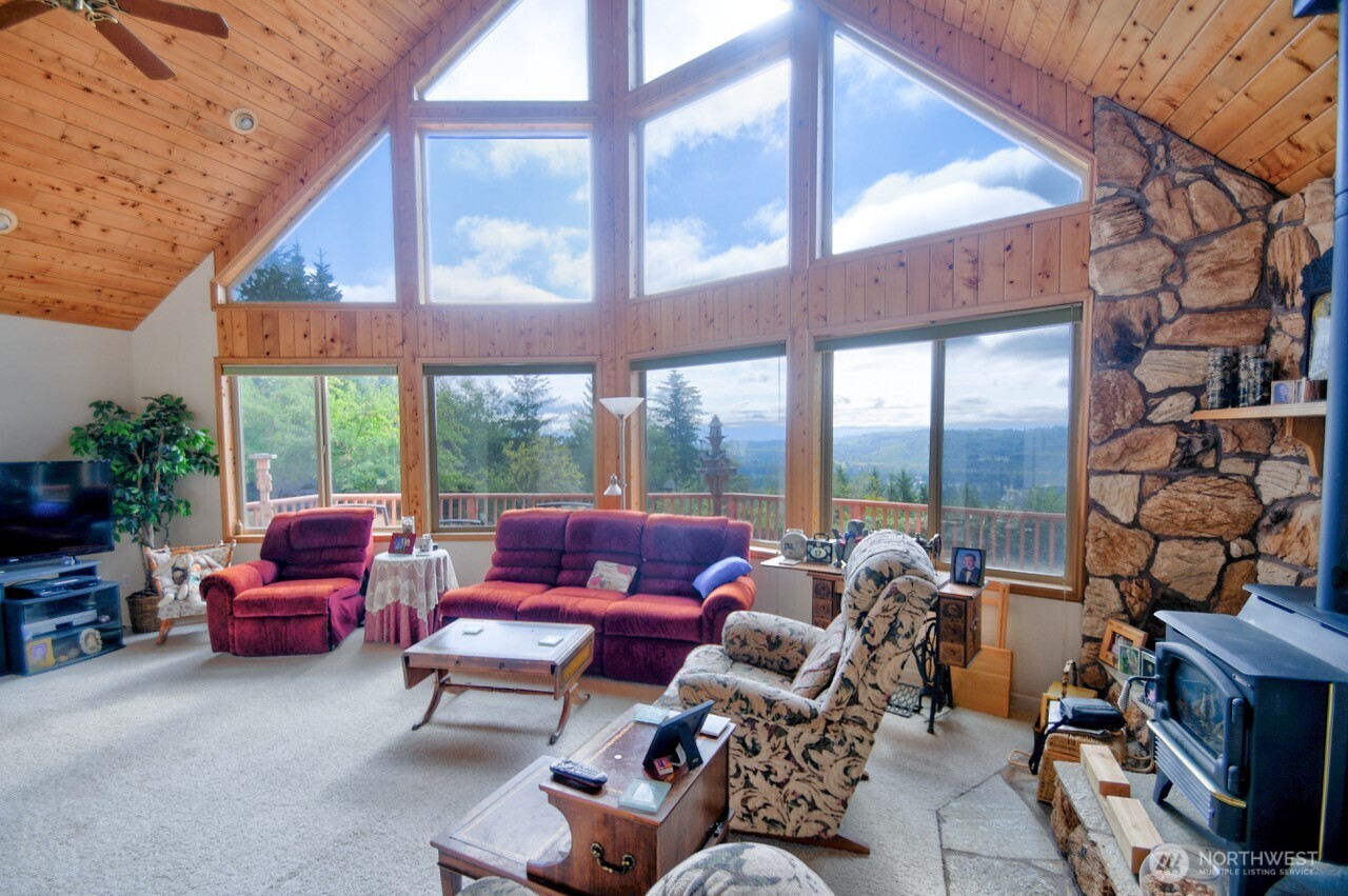 378 Burnt Ridge Road Onalaska, WA 98570 - Photo 5 of 40 a outdoor living space with furniture and garden view