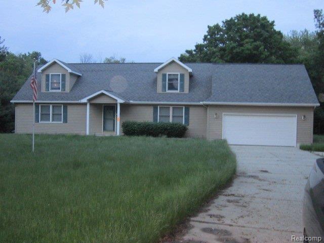 6105 Denton Road Belleville, MI 48111 - Photo 1 of 19 IMG_4685.JPG