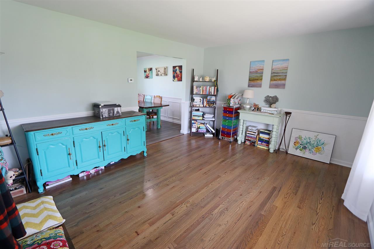 23325 Rochelle Street Macomb, MI 48042 - Photo 29 of 67 50011272-28.JPG