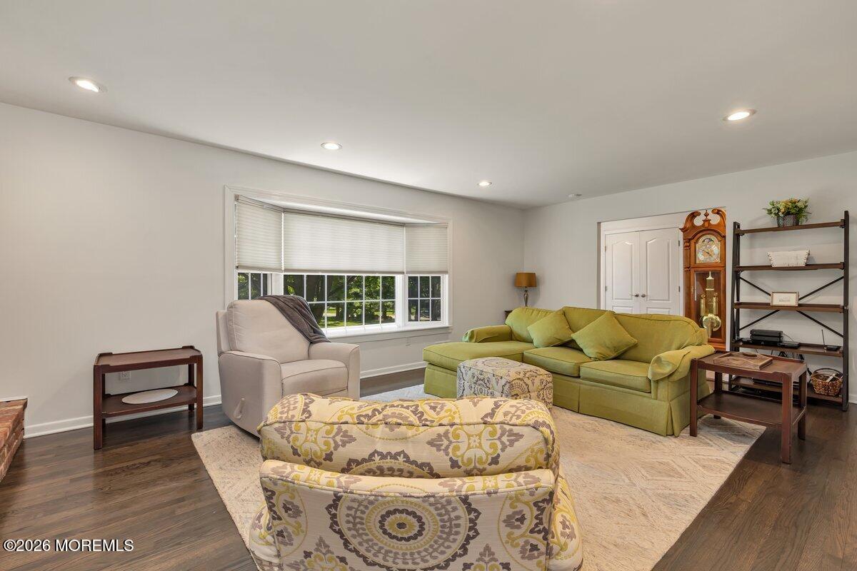 25 Pelican Road Middletown, NJ 07748 - Photo 5 of 44 Living Room