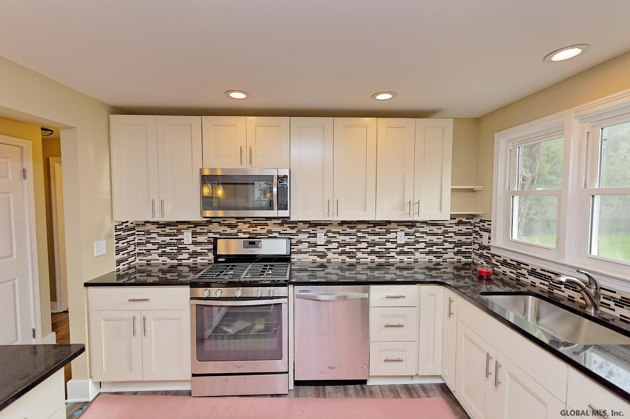 86 Spring Road Glenville, NY 12302 - Photo 3 of 19 Photo 3