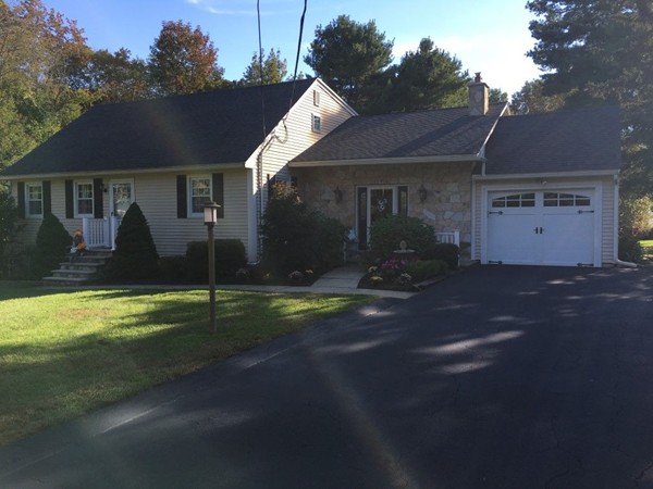 196 Chandler Road Andover, MA 01810 - Photo 1 of 22 Gallery Image 1
