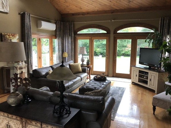 196 Chandler Road Andover, MA 01810 - Photo 4 of 22 Gallery Image 4