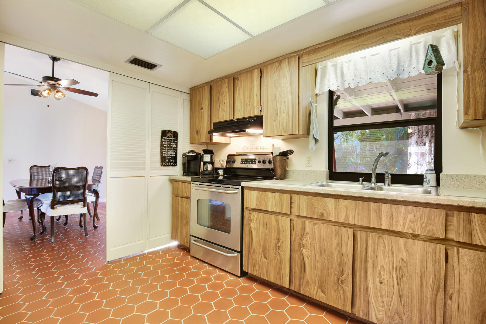 4276 Mediterranean Road Lake Worth, FL 33461 - Photo 8 of 20 Kitchen