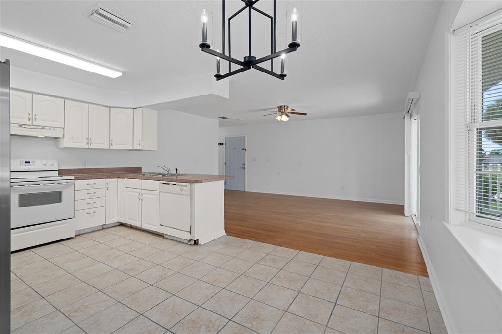 8134 Papaya Street Port Richey, FL 34668 - Photo 13 of 43