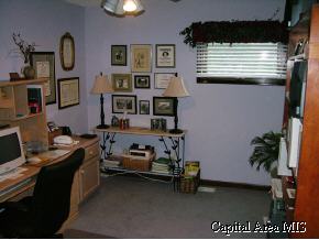 55 Axline Road Chatham, IL 62629 - Photo 8 of 9 Gallery Image 8
