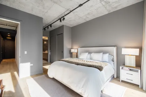 $1,250,000 | 111 South Peoria Street, Unit 309, Chicago, IL 60607