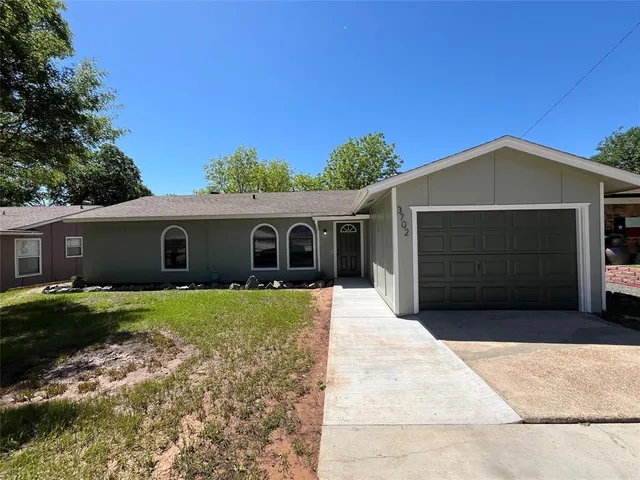 $2,350 | 3702 Larry Street, Rowlett, TX 75088