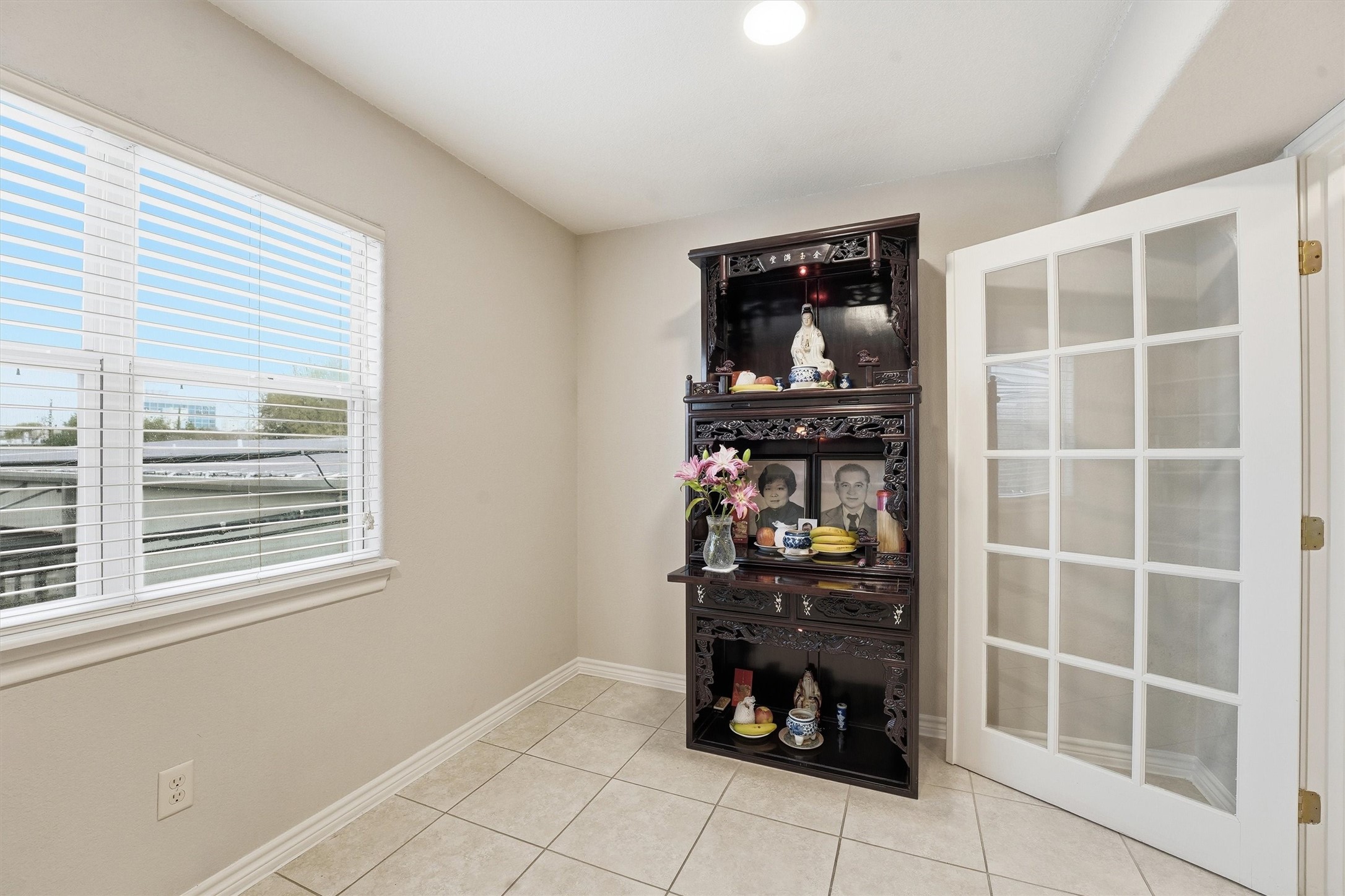 3227 Audley Street Houston, TX 77098 - Photo 27 of 30 a living room with furniture and a fireplace