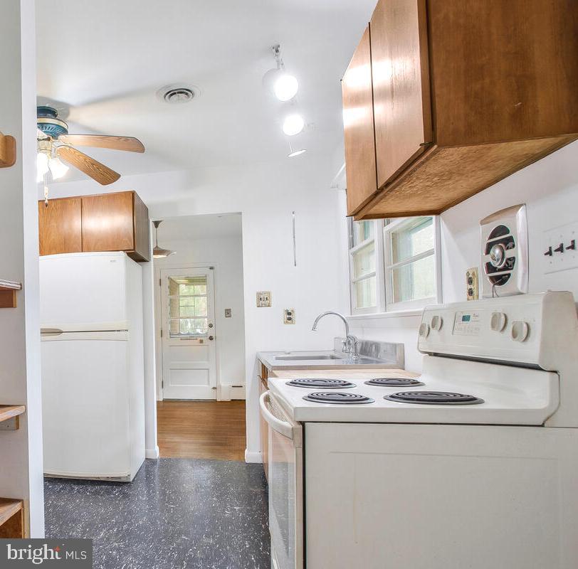 7805 Woodyard Road Clinton, MD 20735 - Photo 17 of 24 Gallery Image 17