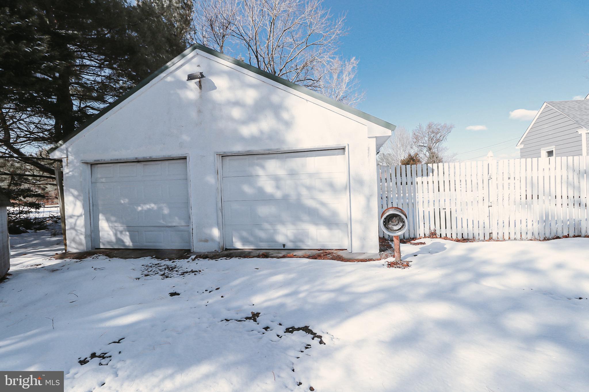 28092 Oneals Road Seaford, DE 19973 - Photo 5 of 24 2 Car Garage