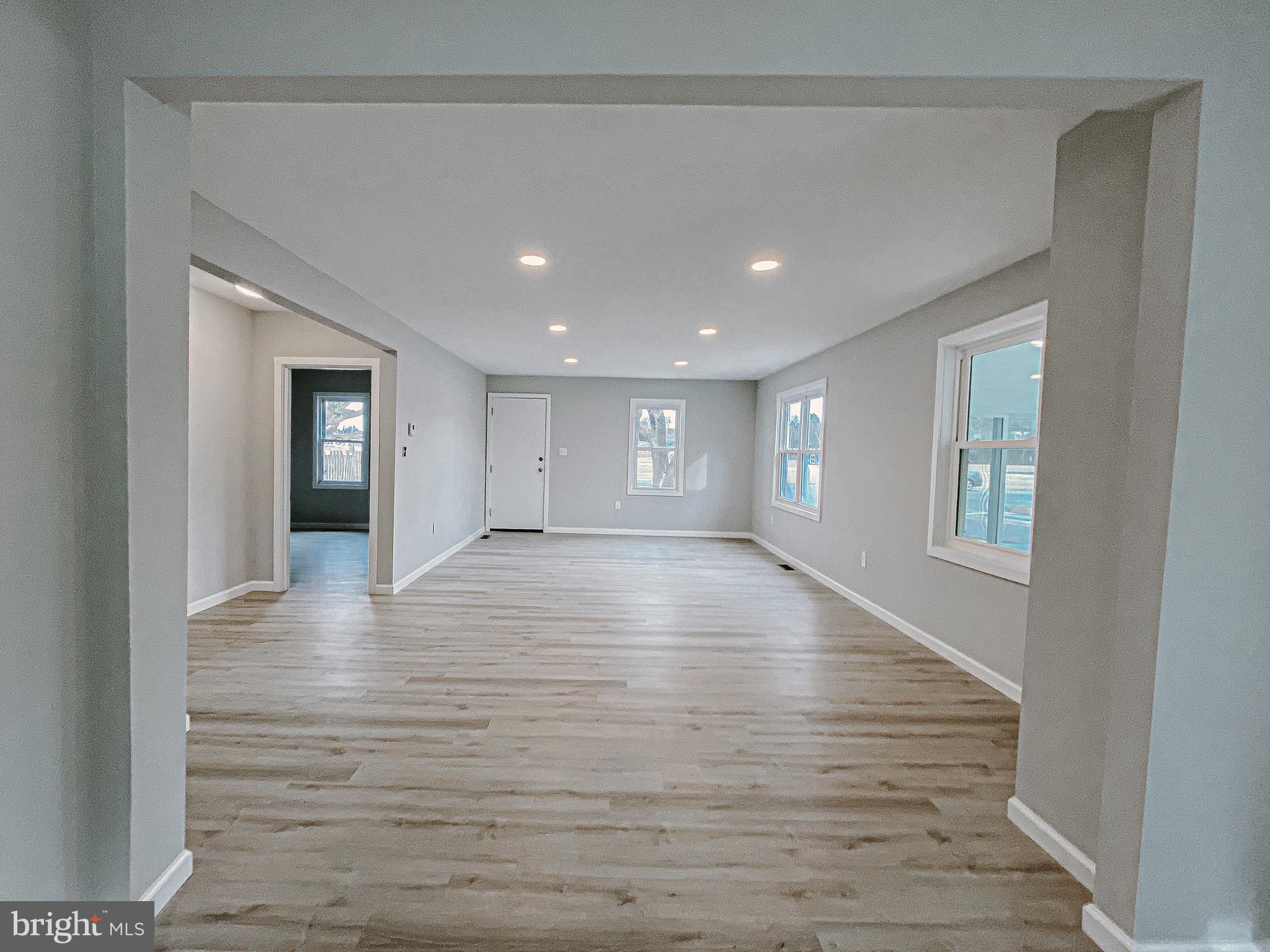28092 Oneals Road Seaford, DE 19973 - Photo 8 of 24 Living Room