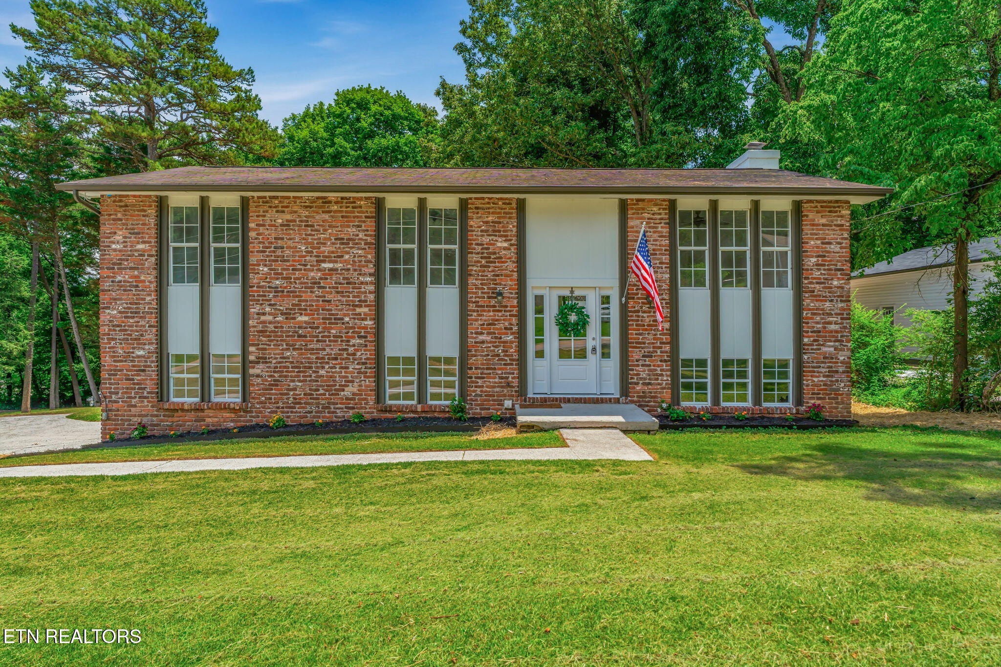 1-web-or-mls-10008 Bluegrass Road-5