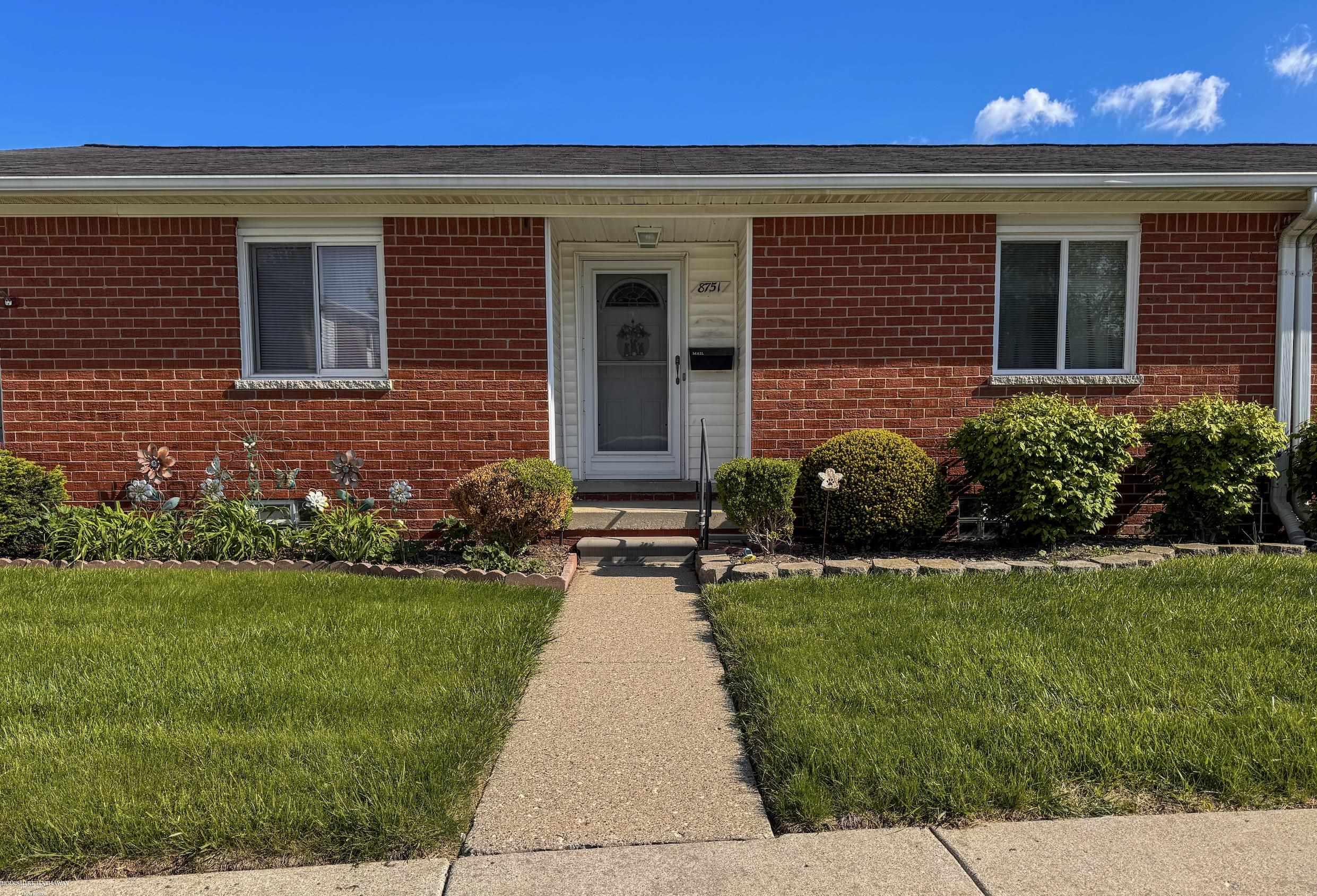 8751 Sterling Street Center Line, MI 48015 - Photo 1 of 8
