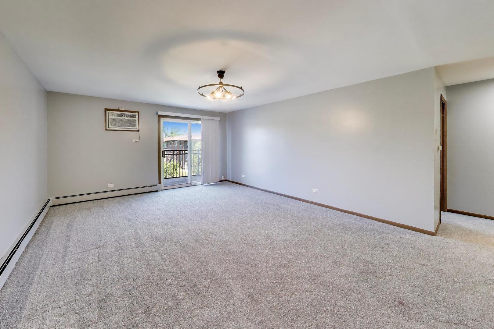 10428 Ridgeland Avenue, Unit 6 Chicago Ridge, IL 60415 - Photo 6 of 24