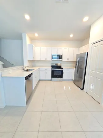 $2,000 | 2646 Sunray Venus Way, Ruskin, FL 33570