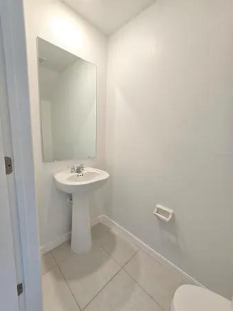 $2,000 | 2646 Sunray Venus Way, Ruskin, FL 33570