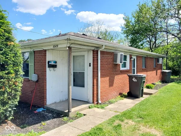 $1,200 | 5909 West Morris Street, Indianapolis, IN 46241