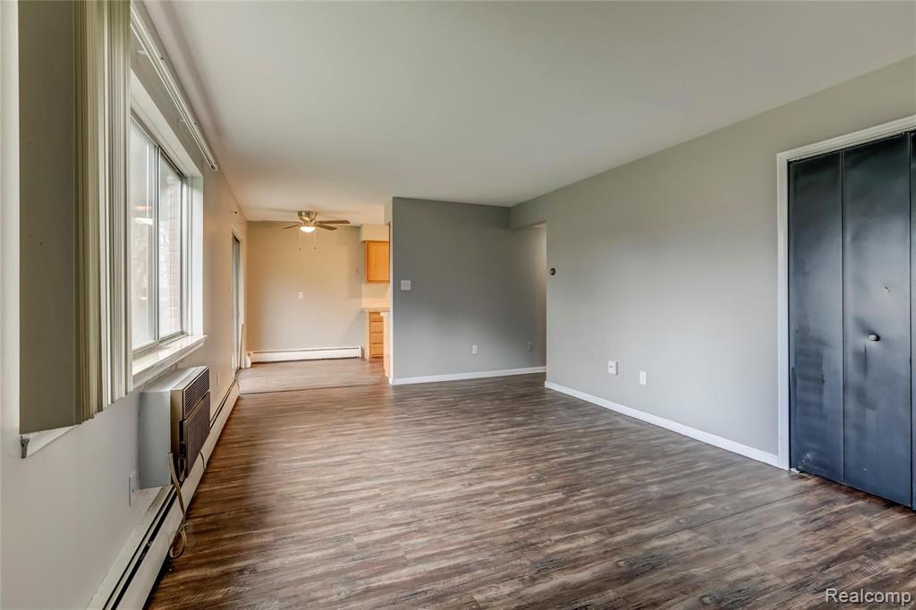 2165 Decker Road, Unit 32 Walled Lake, MI 48390 - Photo 6 of 17