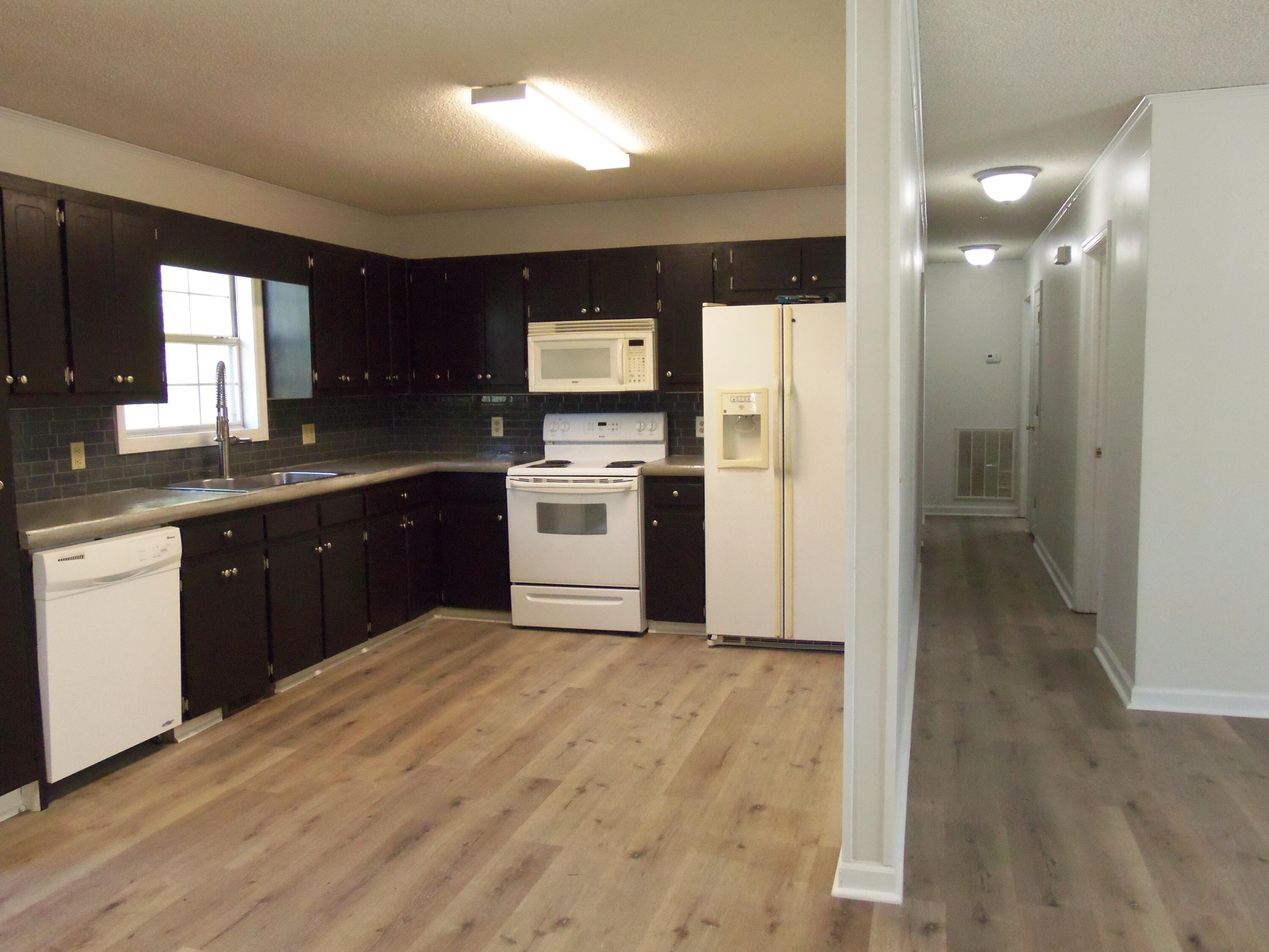 1179 Gardner Spring Road Southeast Adairsville, GA 30103 - Photo 5 of 13 100_0546