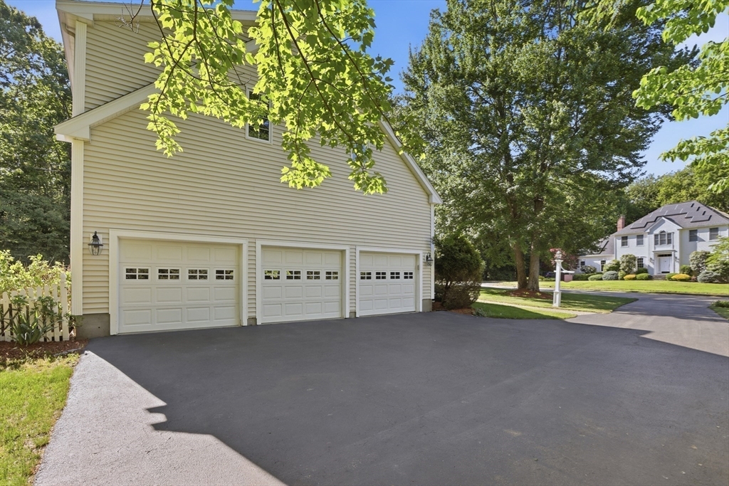 3 Stable Way Medway, MA 02053 - Photo 31 of 36