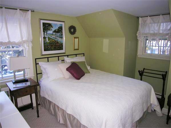10 Lawrence Road Needham, MA 02492 - Photo 16 of 25
