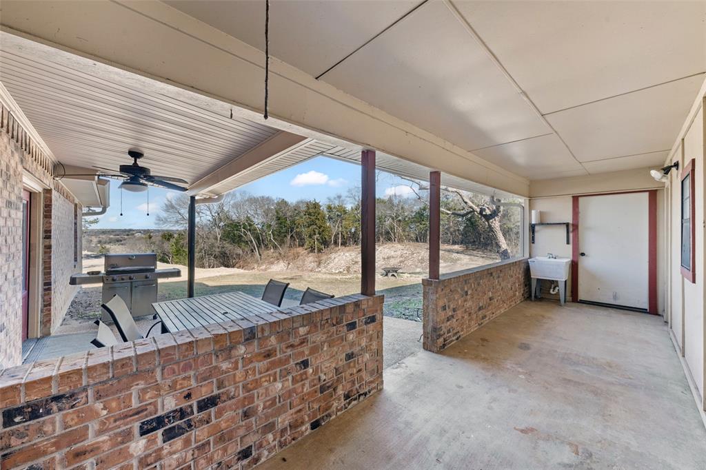 162 High Ridge Drive Bruceville, TX 76630 - Photo 27 of 40 a view of a living room and window