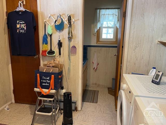 233 Silver Spr Road Cairo, NY 12413 - Photo 7 of 11 Mud room/laundry room with half bath