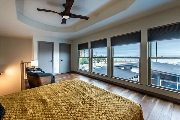 $14,000 | 1617 Ocean Drive, Corpus Christi, TX 78404