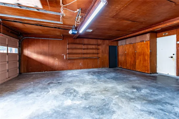 $14,000 | 1617 Ocean Drive, Corpus Christi, TX 78404