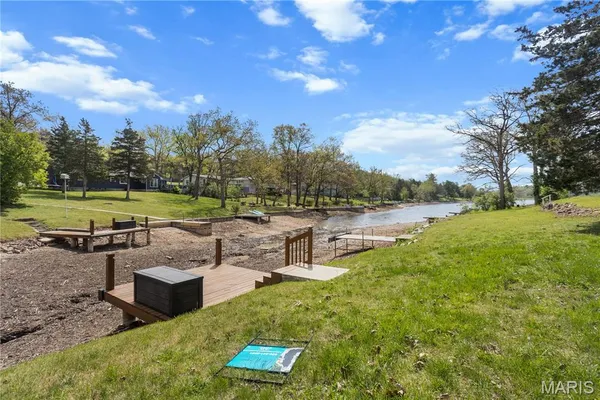 $299,999 | 210 North Lake Drive, Hillsboro, MO 63050