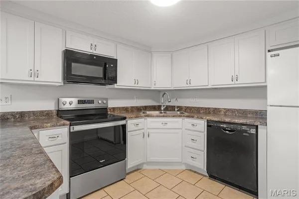 $299,999 | 210 North Lake Drive, Hillsboro, MO 63050
