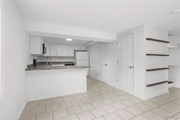 $299,999 | 210 North Lake Drive, Hillsboro, MO 63050