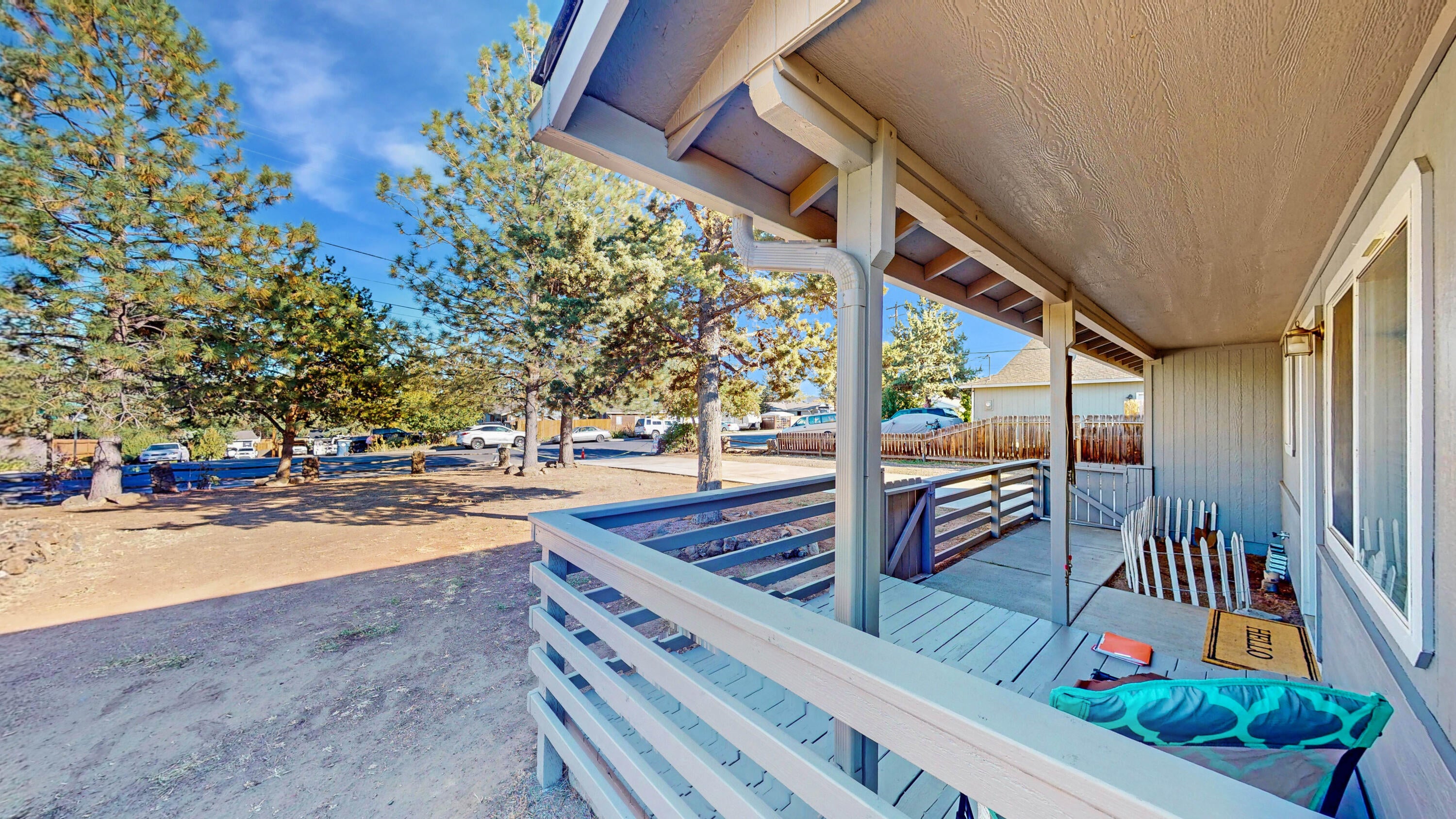2015 Southwest 20th Street Redmond, OR 97756 - Photo 4 of 26 Enclosed front porch
